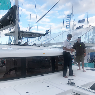 Cyrus chatting with the Lagoon Dealer.