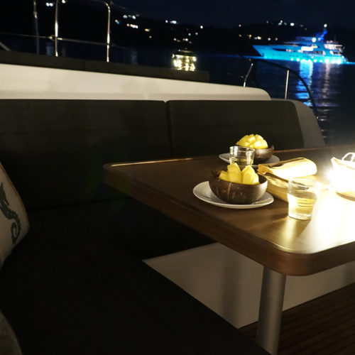 Ambiant Table Cockpit - CruiseNautic - Lagoon 42